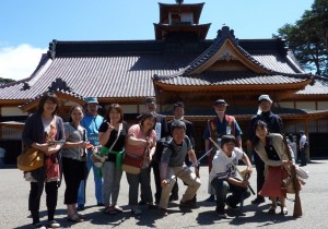 函館五稜郭に4年前見事に復元された函館奉行所前での1枚。日本の伝統工芸、匠の技がk凝縮された至宝です。